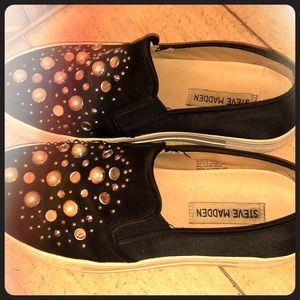 Steve Madden slip on shoes